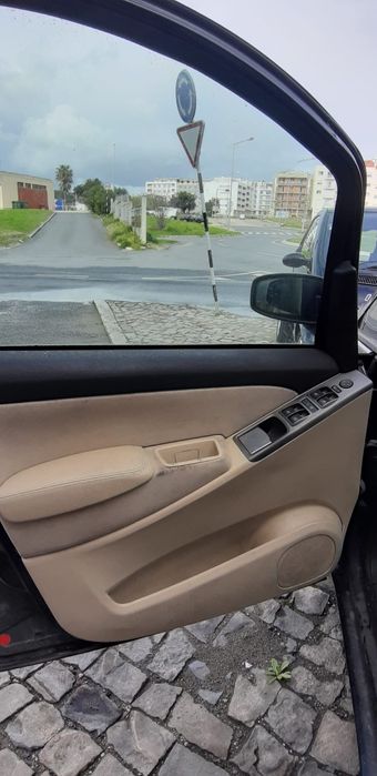 Lancia Musa 2005 – Teto de Abrir – Para Reparação / Peças