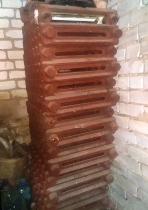 Батареи чугунные новые.