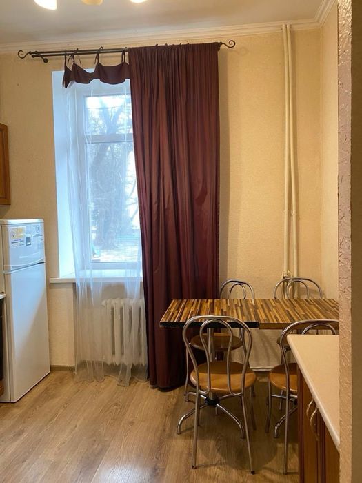 В Продажу 1 кк на вул. Адміральська