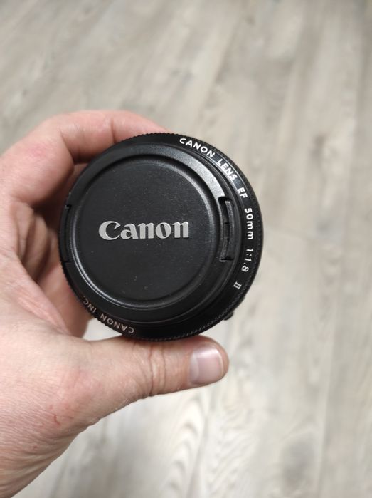 Об'єктив Canon EF 50mm