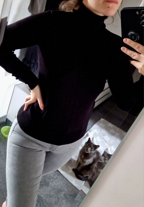 Klasyczny sweterek, obcisły golf XS