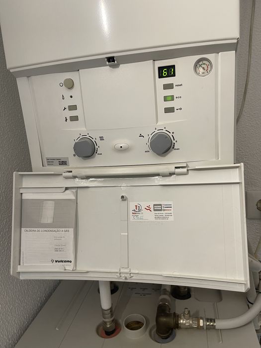 Caldeira e deposito de agua da marca Vulcano