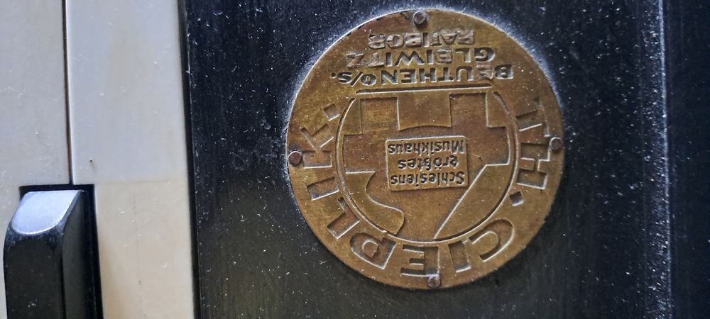 Pianino koncertowe Seiler