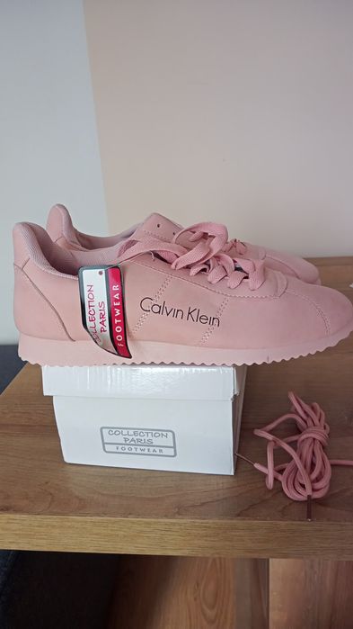 Adidasy pudrowy róż