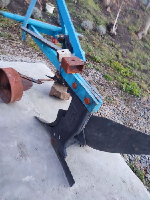 Плуг 1-35 для т-25 або для китайця