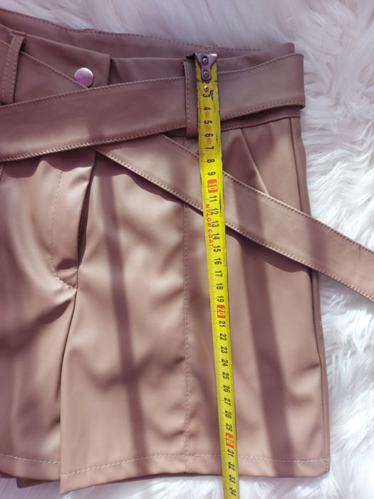 Шорти з еко шкіри.