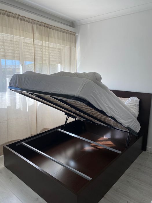 Cama Casal c/ arrumação