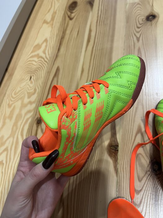 Кросівки для футбола