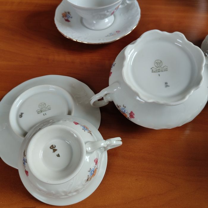 Serwis porcelanowy do kawy z Wałbrzycha.