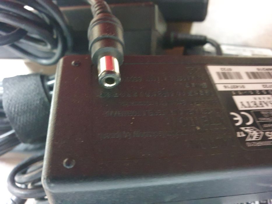 Зарядка зарядное блок питания живлення Toshiba 15v/3-5a 45-90w 6.3×3.0