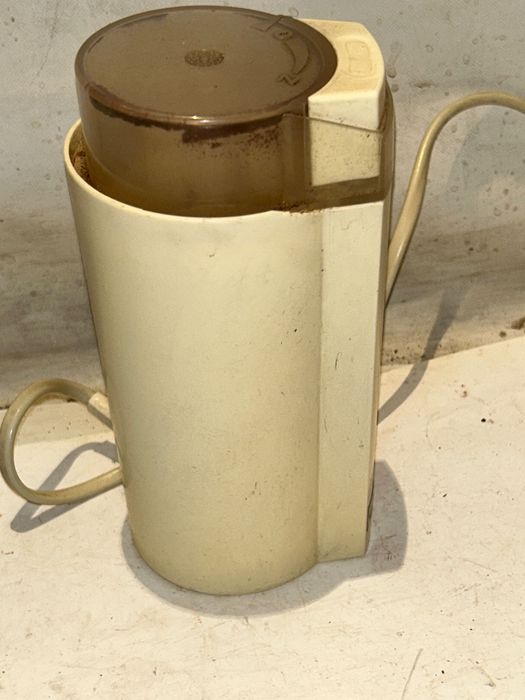 Młynek do mielenia NIEWIADÓW - PRL