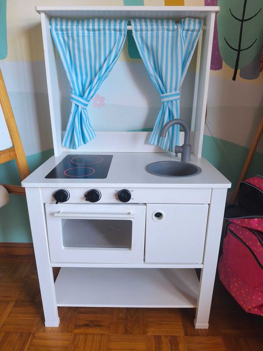 Cozinha de brinquedo