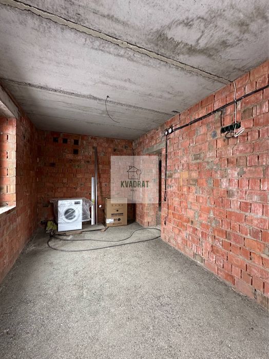 Продам добротний двоповерховий будинок у районі Смірнова