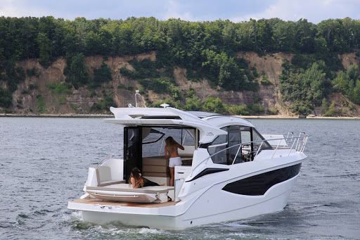 Яхта Galeon 370 HTS