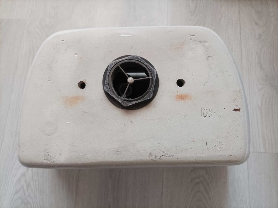 Продам бачек на старый унитаз без крышки