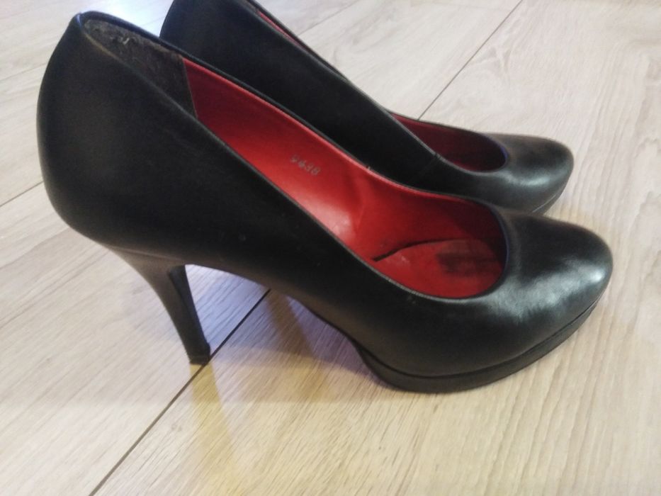 Czarne szpilki SALA rozm 39