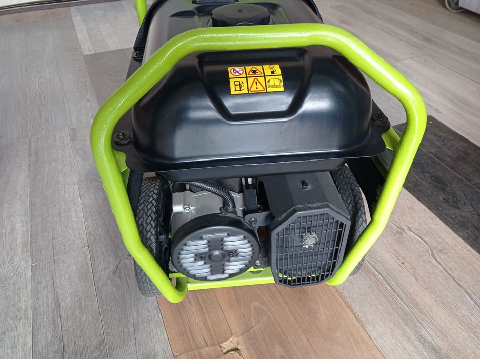 Професійний генератор Pramac PX 4000