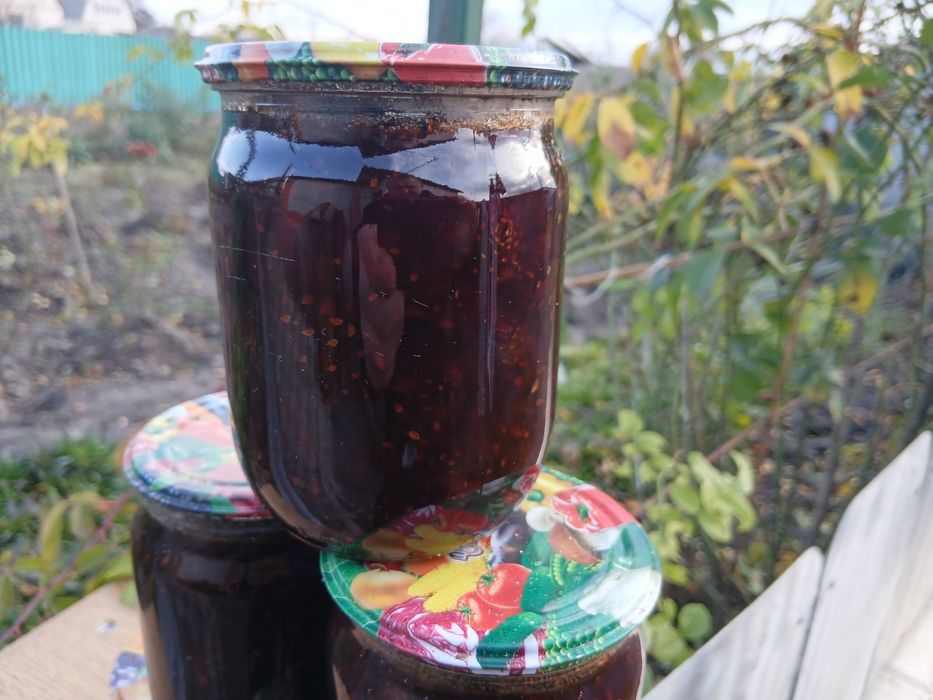 Варення з молодих соснових шишок