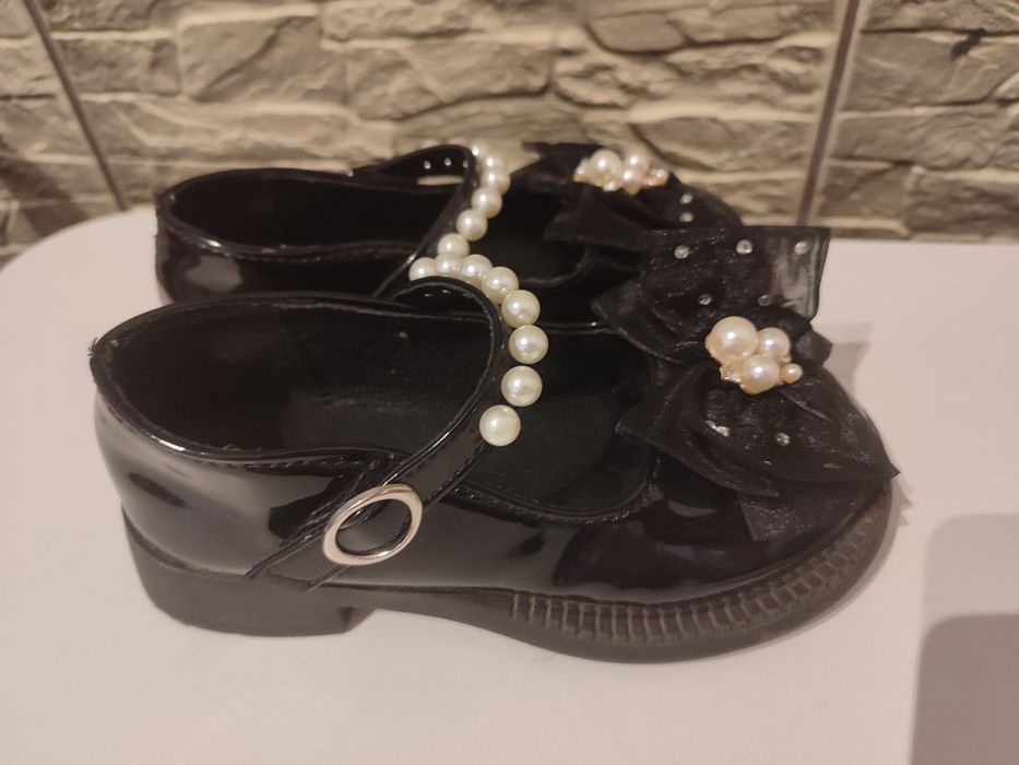 Туфельки для дівчинки