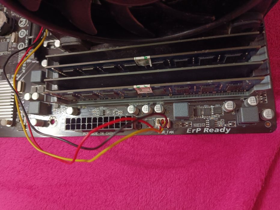 Продам комплект fx8350 gigabyte GA970 16gb DDR3
