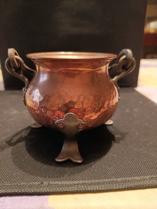 Медный кашпо по.Германии.