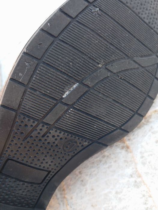 Botas altas castanhas com elástico