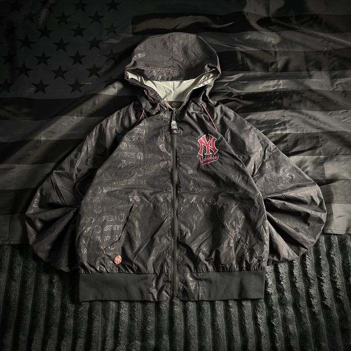 Vintage New York Yankees Double-Sized Lighweight Windbreaker