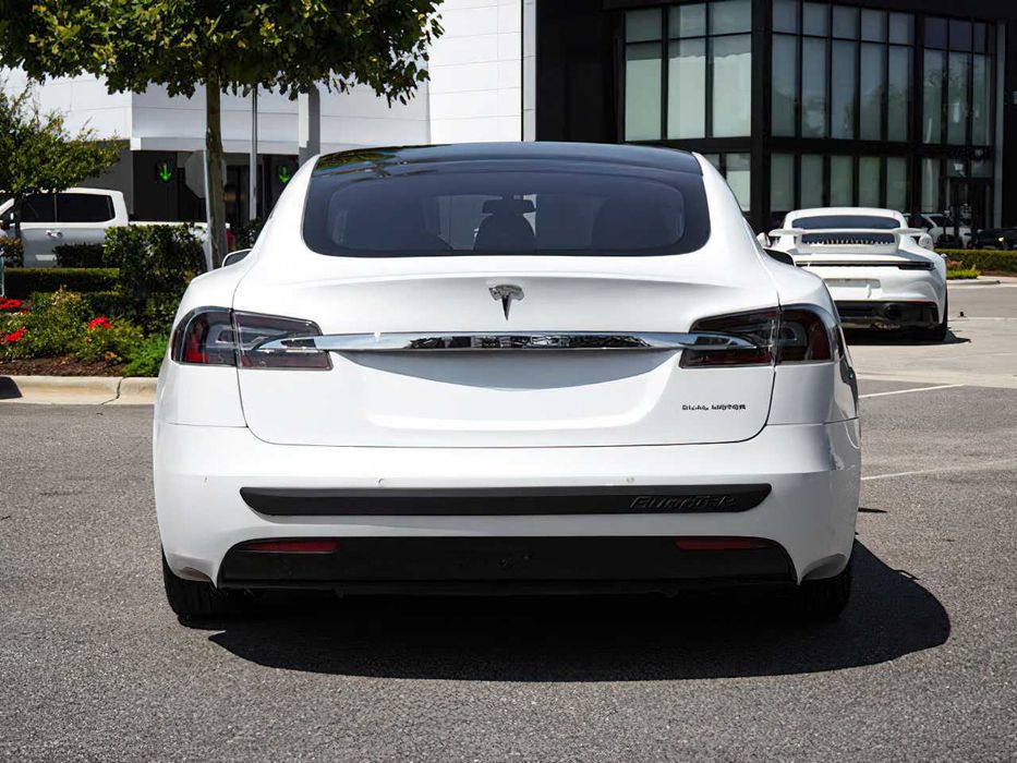Tesla Model S      2019