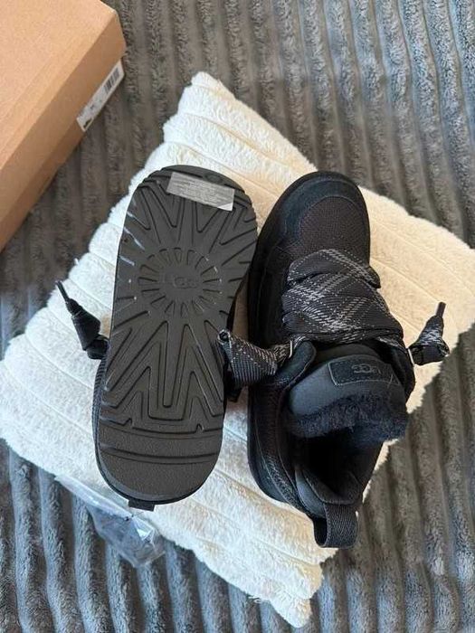 UGG UGG Lowmel Black R.40