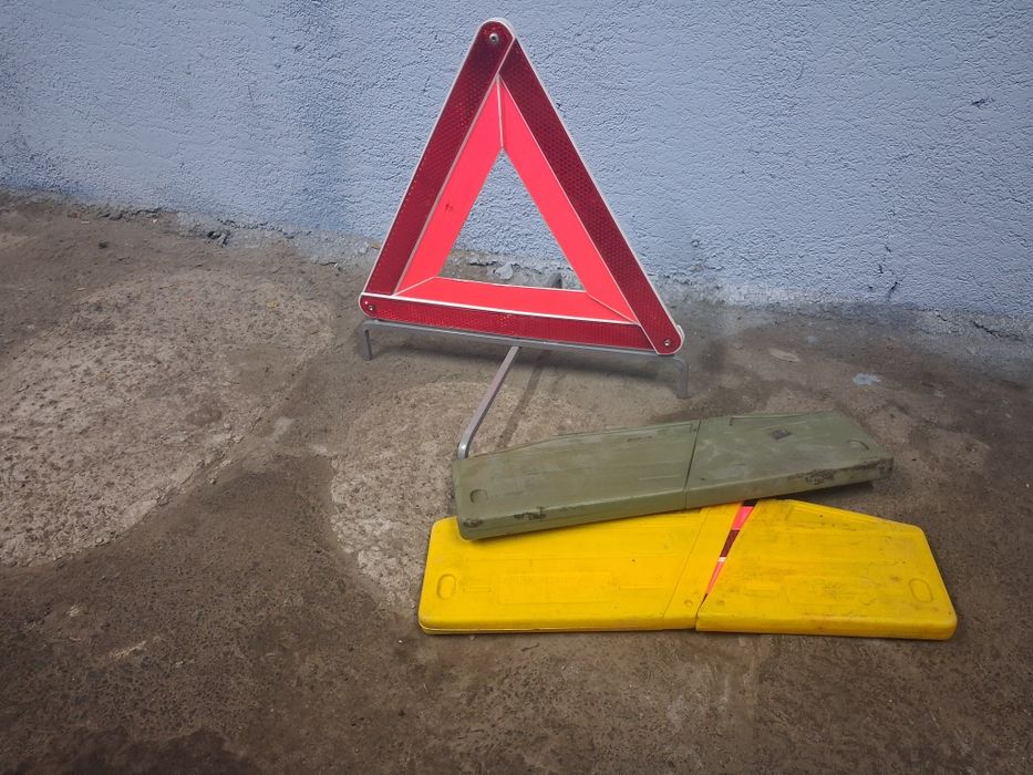 Знак аварійної зупинки