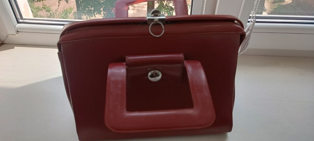Продам сумку женскую раритет