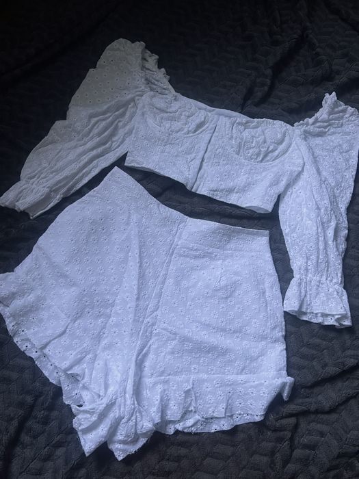 Білий літній костюм М