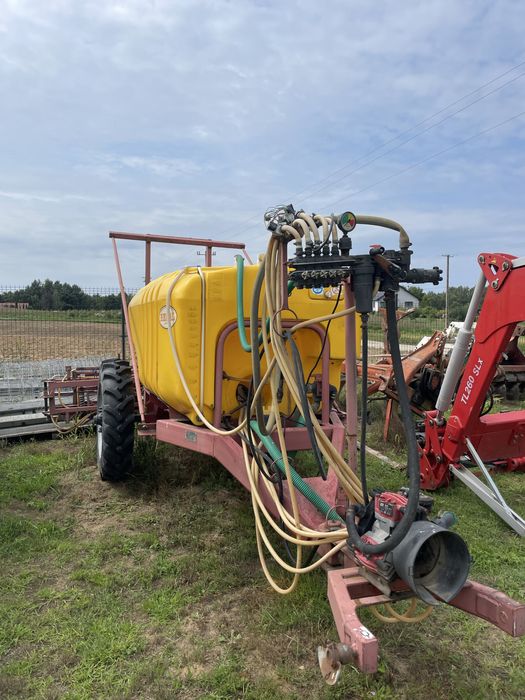 Opryskiwacz ciągany 1500l 15m Renal