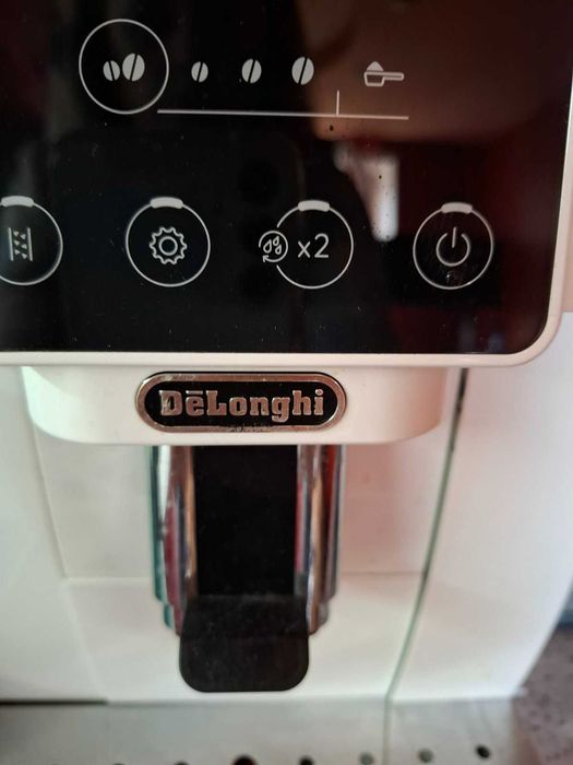 Кавомашина Delonghi Magnifica Start ECAM220.20.W