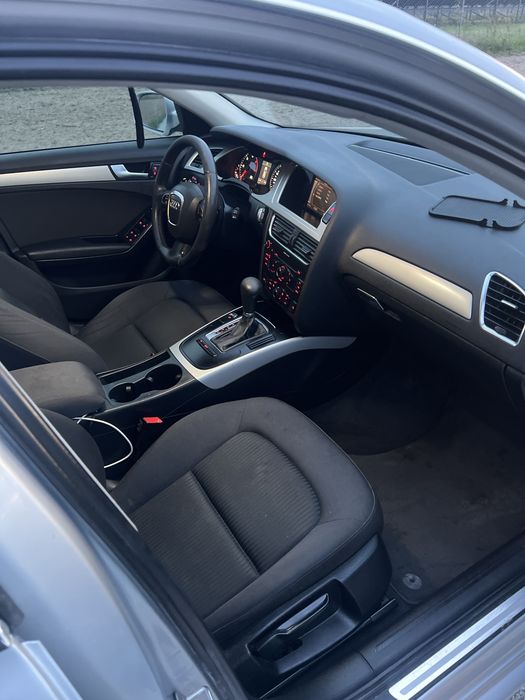 Audi a4 b8 2.0 TDI 140 km alu 18 ! Klima !