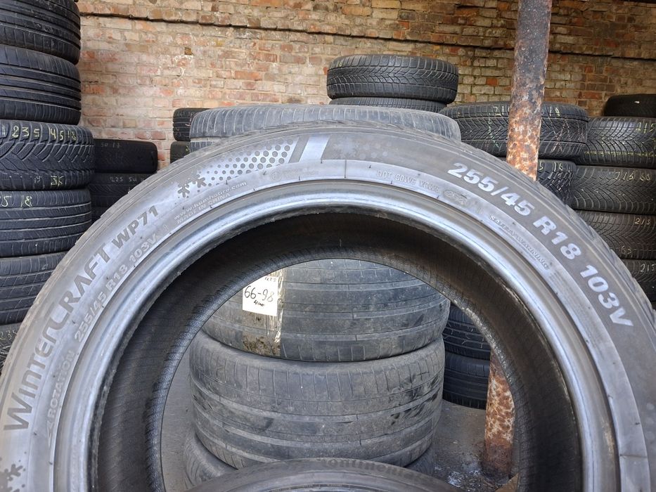 распаровка шины б/у 255/45 R18 Kumho  Winter Craft WD71