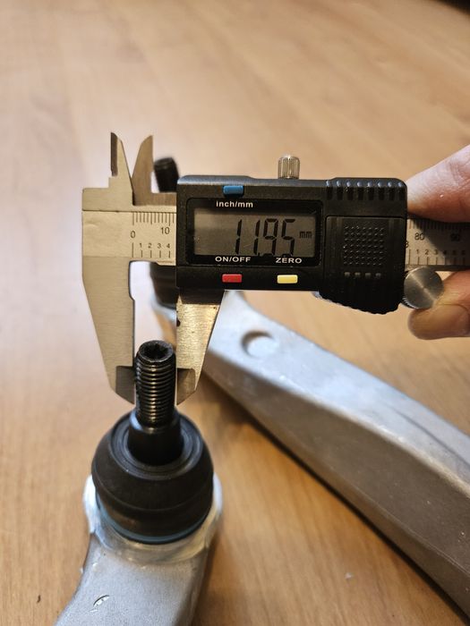 WAHACZ dolny lewy i prawy przód 'BANAN' AUDI A4 A5 Q5 B8 MS Germany