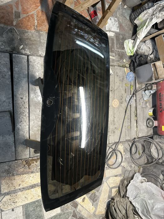 Продам задняя ляду со стеклом шкода фабия 3