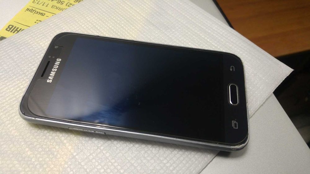 Телефон Samsung Galaxy J1 2016 SM-J120H