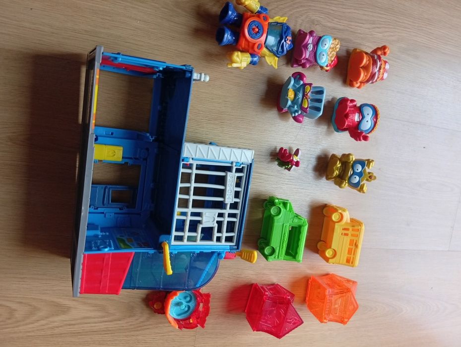 Conjunto de superthings e kazooms