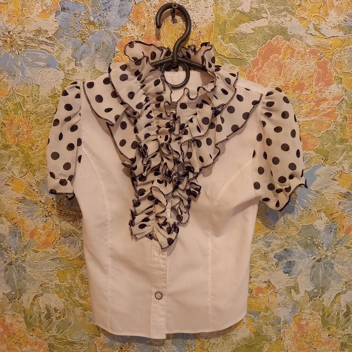 Три нарядных блузки.