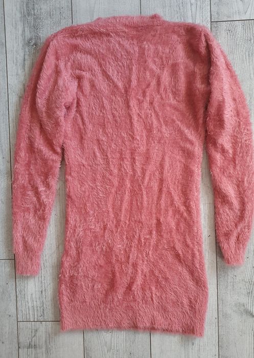 Sweter różowy puchaty.