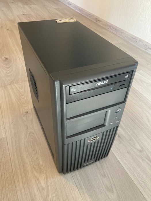 Komputer stacjonarny + monitor LCD 19"