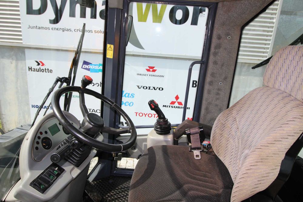 Pá Carregadora articulada , tração 4 rodas Terex TL 80