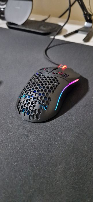 Rato Gaming Glorious Model O em muito bom estado