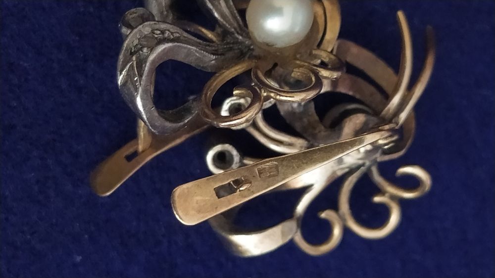 Brincos de ouro com prata