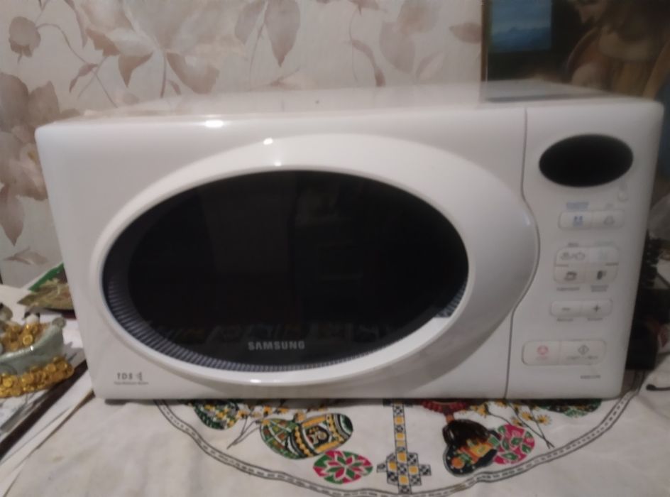 Продаеться микроволновка
