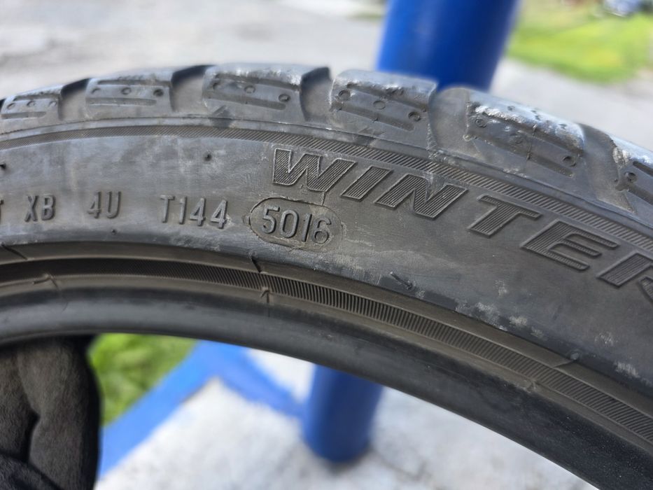 Зимові шини Pirelli 225/40 R18