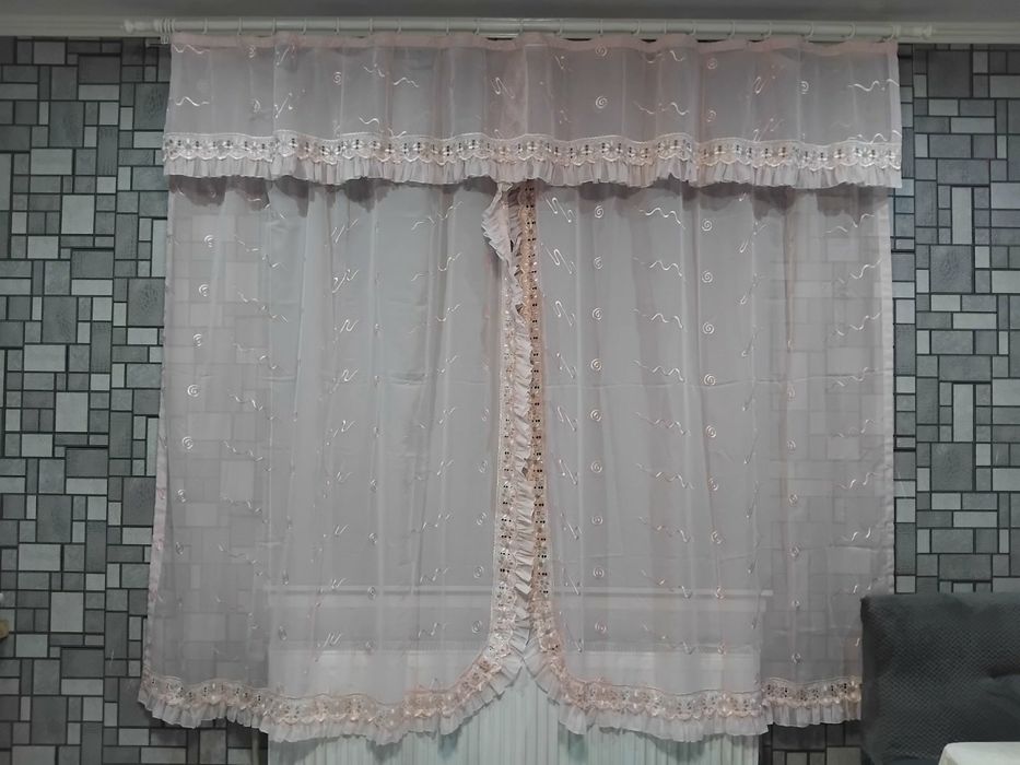 Продам кухонні штори.