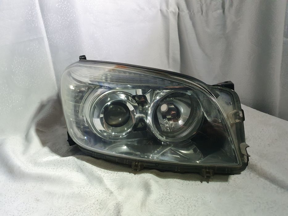 Lampa prawa Toyota Rav4 Rav-4 III Europa
